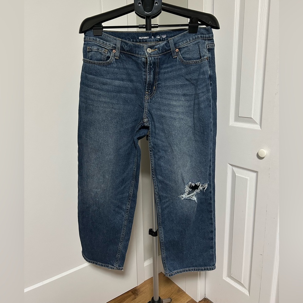 Old Navy Women's Dark Blue Distressed Cropped Jeans-size 10p